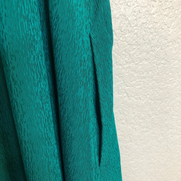 Athleta Emerald Green Echo Midi Tank Dress Size Medium Ruched Adjustable Waist - Picture 5 of 9
